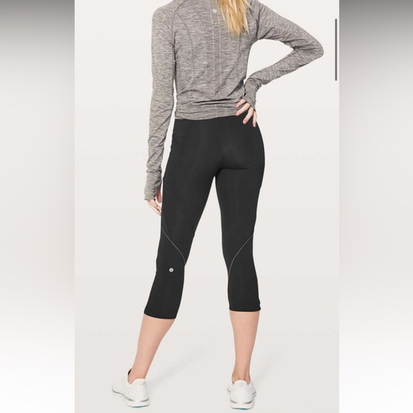 Lululemon Lead the Pack Crop 23” Leggings Women’s Size 4 in Black - Picture 2 of 8